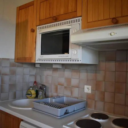 Apartment 2 Pieces Sud, Proche Centre, Avec Parking A Font-romeu - Fr-1-580-70 *