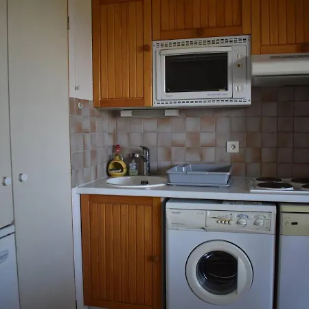 2 Pieces Sud, Proche Centre, Avec Parking A Font-romeu - Fr-1-580-70 Apartment